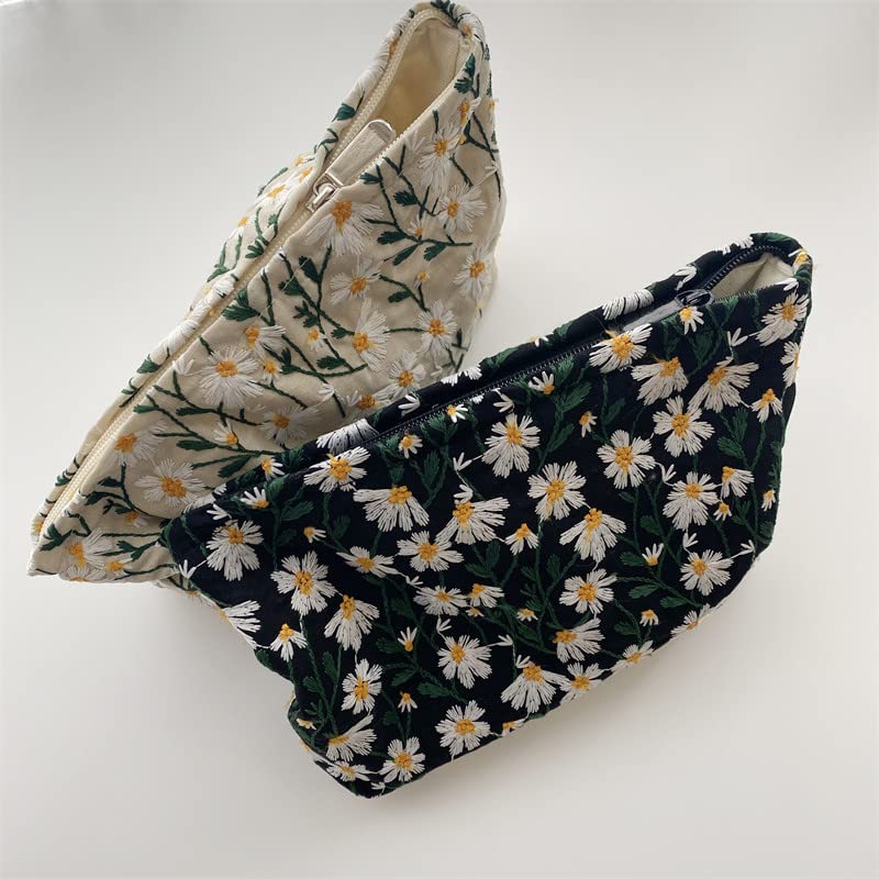 PAZIMIIK bag stores makeup brushes for quick routines
