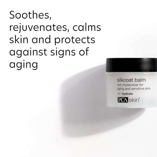Rosemary and lavender extracts provide calming notes for potential redness support.