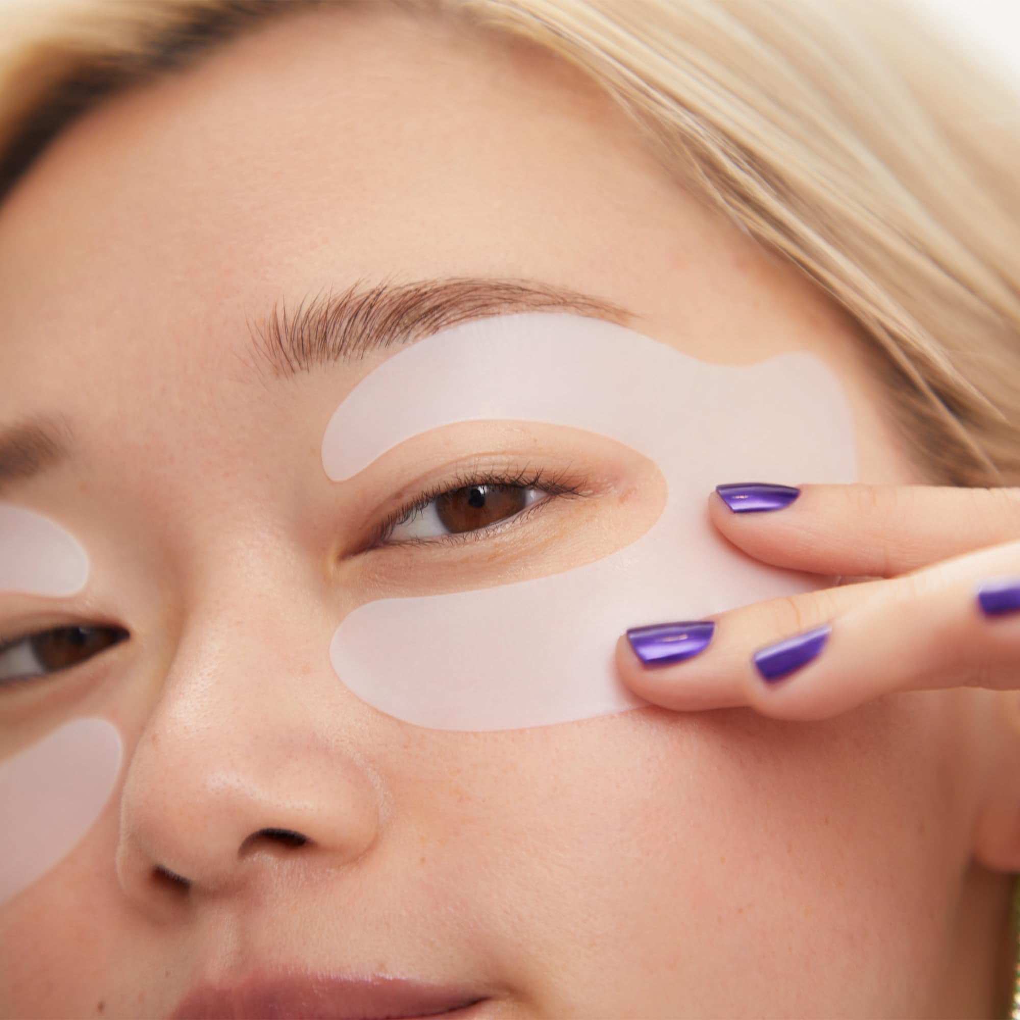 Peace Out Before–After hint for a ready-to-go eye look.