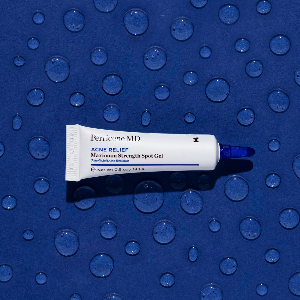 Perricone MD Acne Relief Gel, ingredientes clave como ácidos y árbol de té para piel clara.