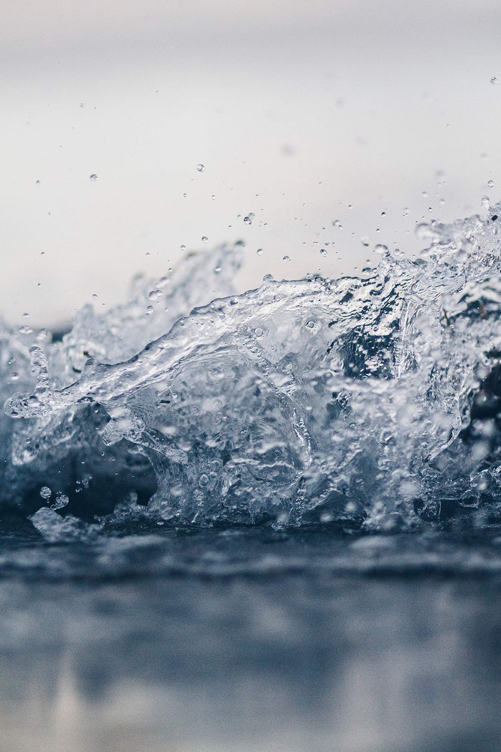 Perry Ellis Pure Blue spray action demonstrates easy application and lasting sillage