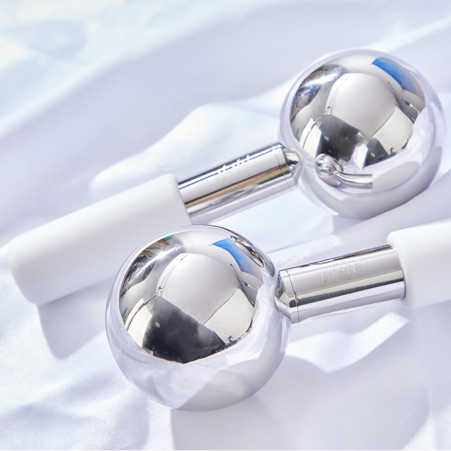 Pfefe storage bag keeps ice globes clean and ready for use