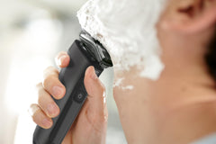 Philips Norelco Shaver 6000 360 contour following for skin-friendly closeness