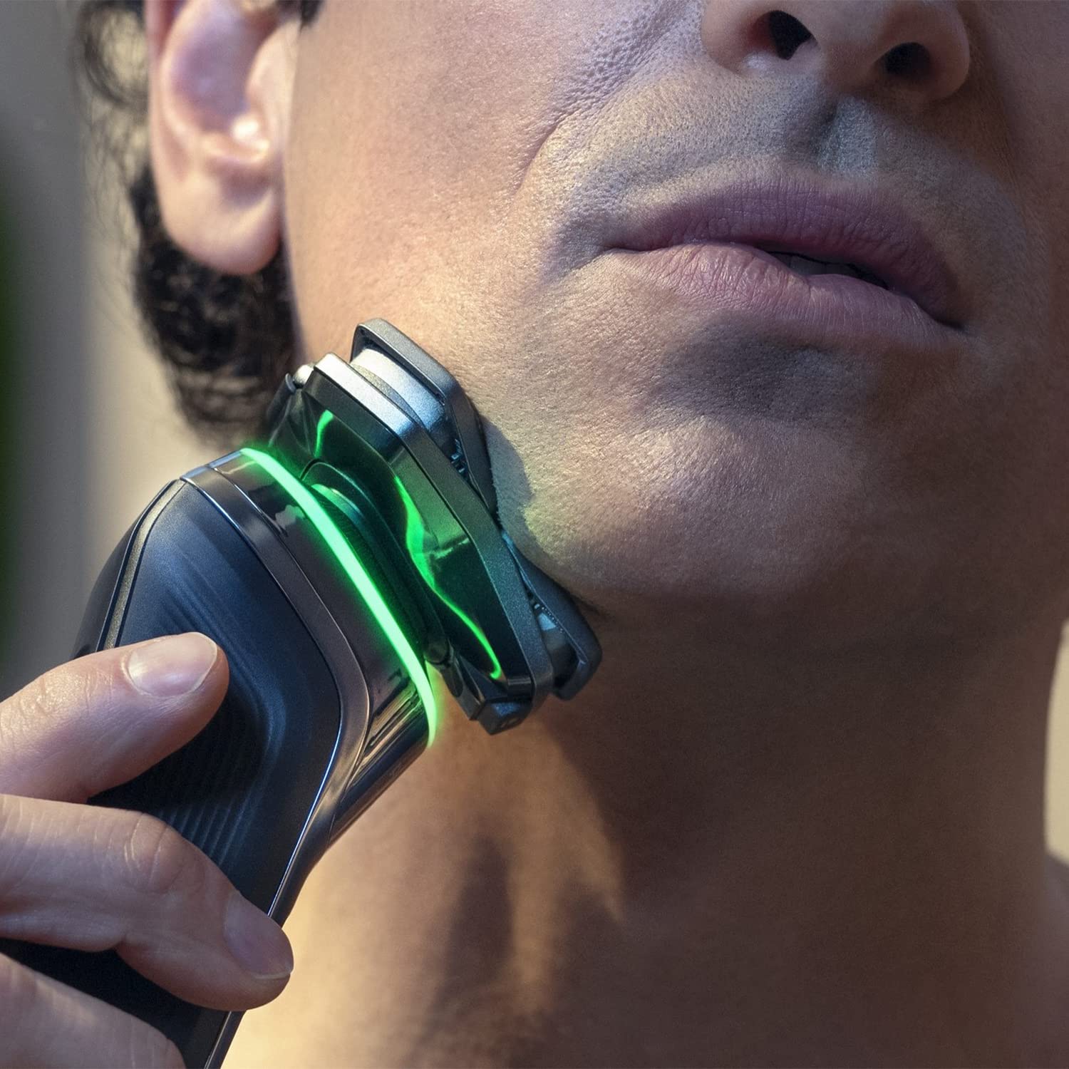 Philips precision blades provide consistent cutting on S9000 series