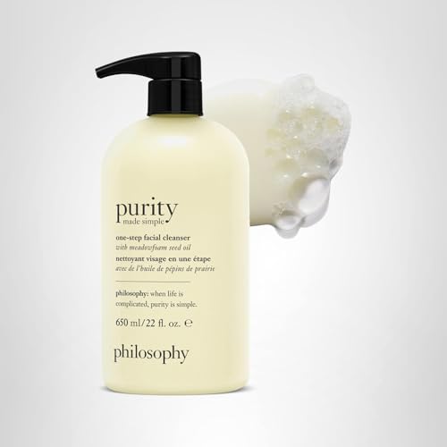 Philosophy Purity Made Simple in-use rinse demonstrates lasting hydration