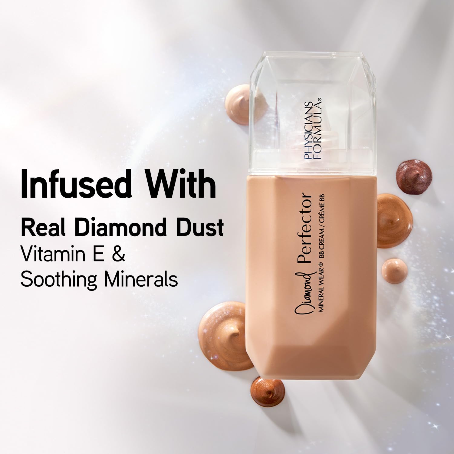 Polvo de diamante y agua mineral brindan sensación suave al aplicar.