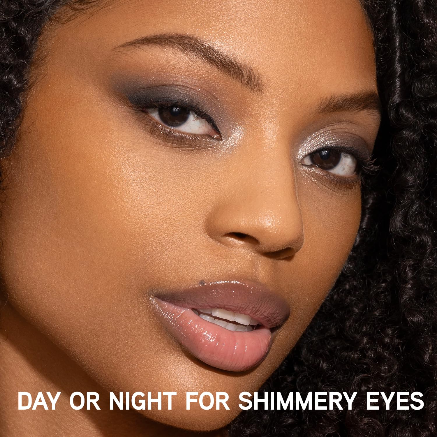 Physicians Formula Shimmer Strips: aptas para piel sensible y uso cómodo.