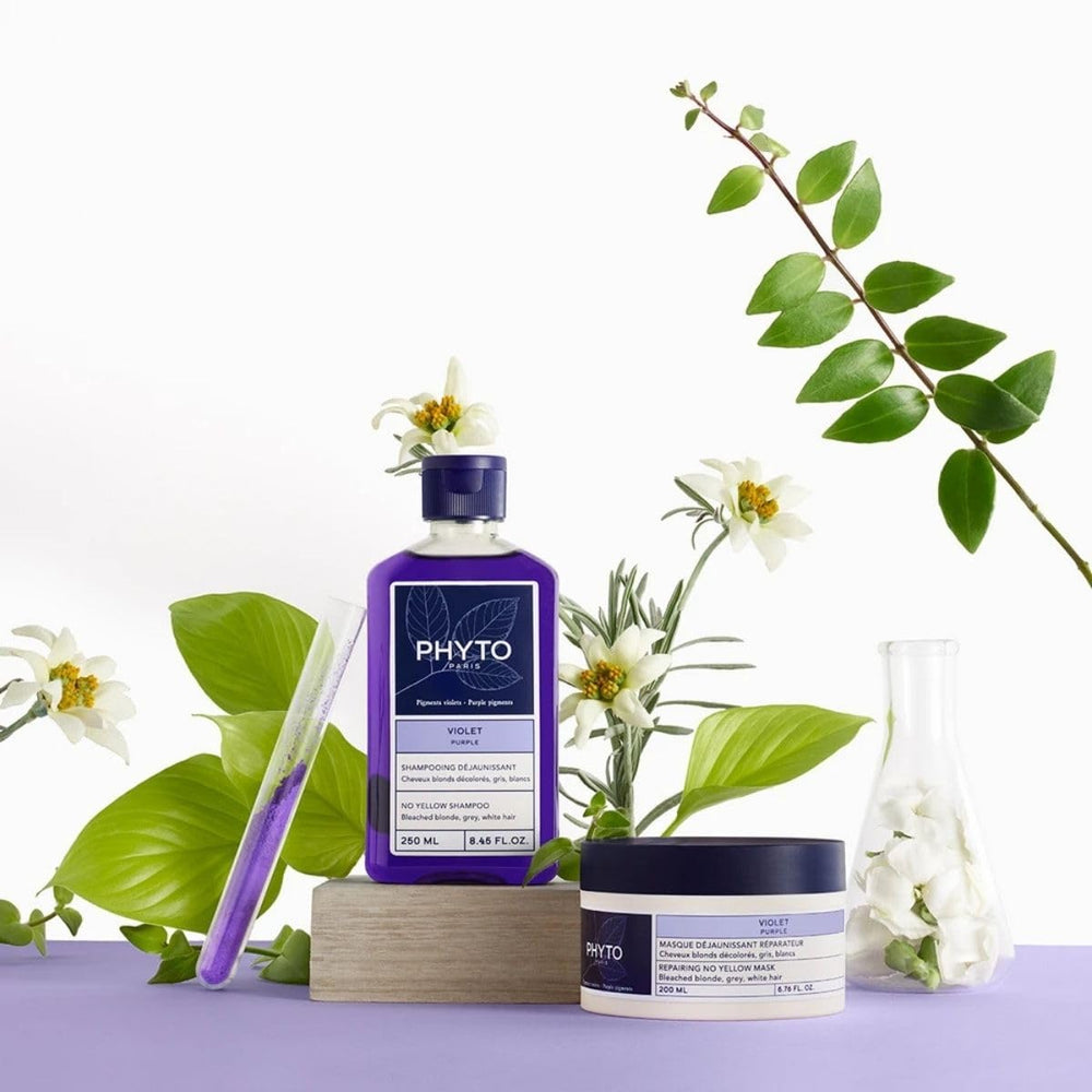 PHYTO Purple No Yellow shampoo close-up with violet pigments neutralizing hues