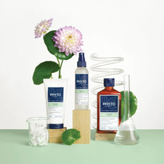 Phyto Volume Shampoo foam-lather offers light cleansing.