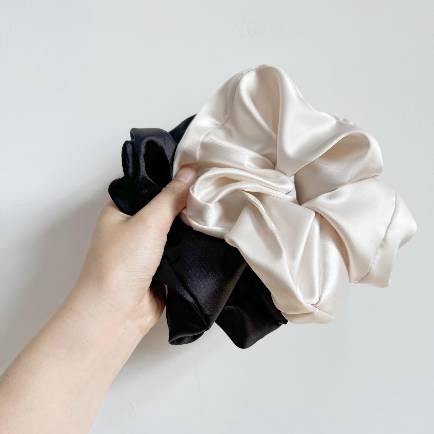 PIDOUDOU scrunchie worn in a high ponytail for daily wear