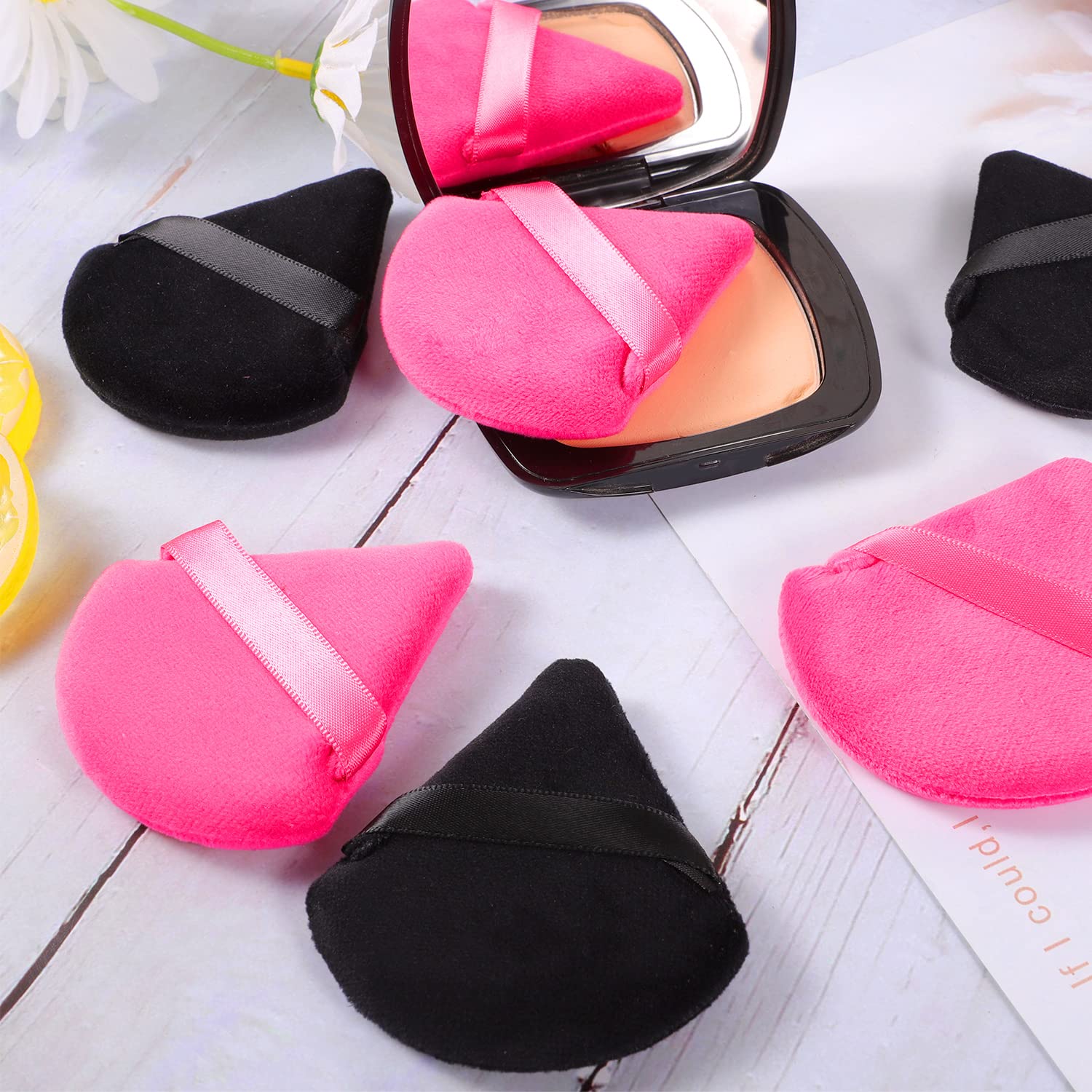 Pimoys puff for wet foundation use with even layering