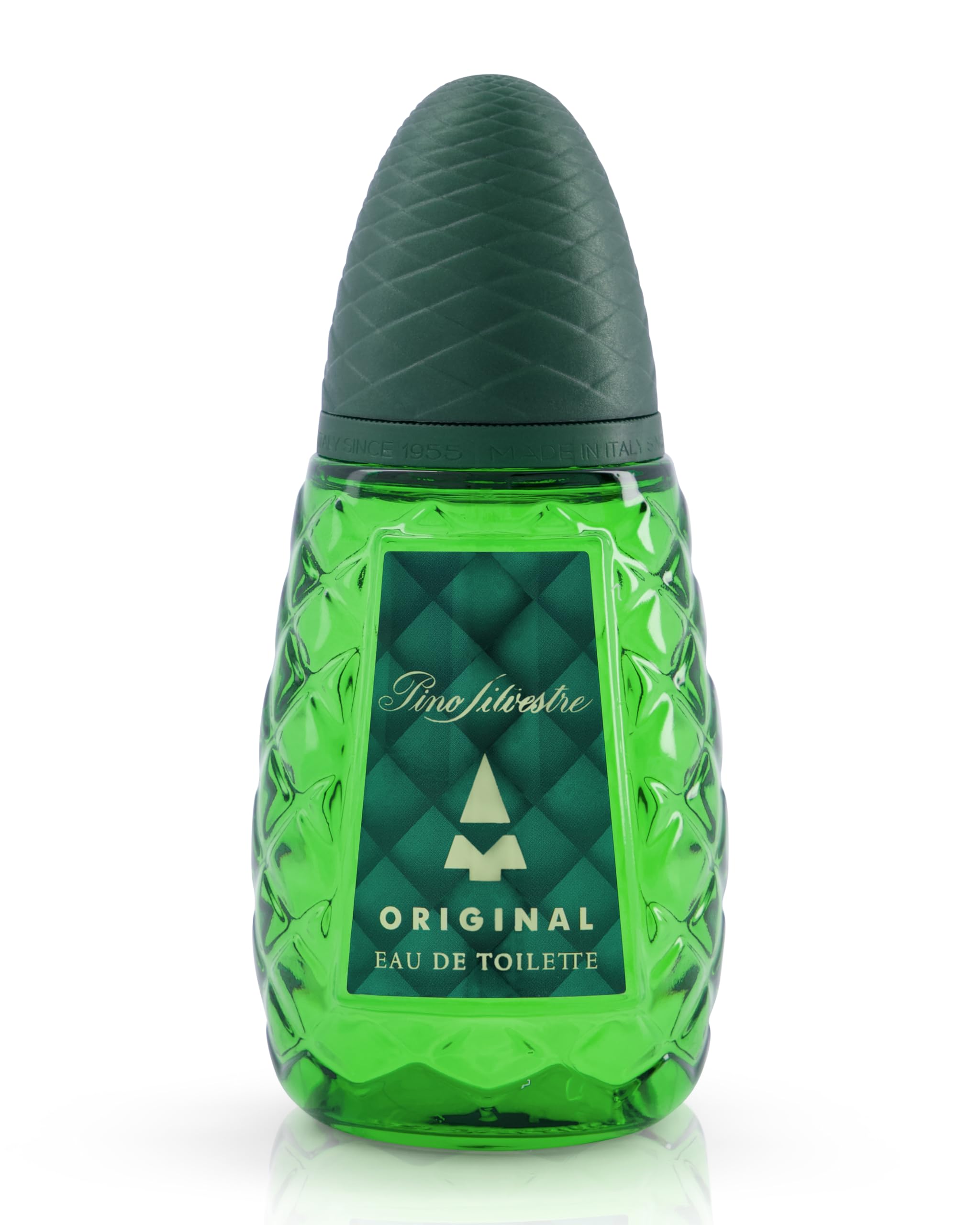 Pino Silvestre Original bottle pinecone design enhances masculine elegance for daily wear.