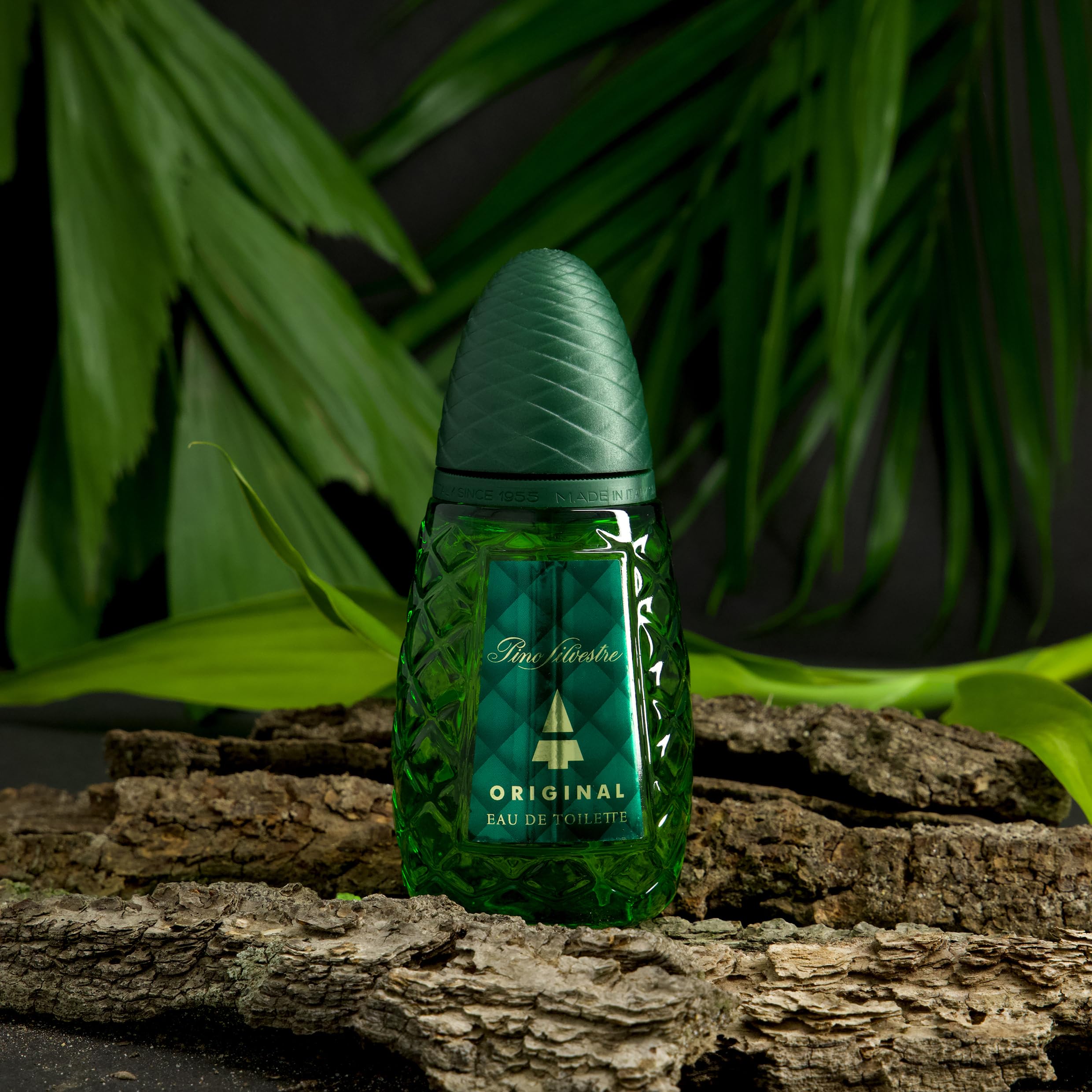 Pino Silvestre Original compact spray-mist for easy layering and travel.