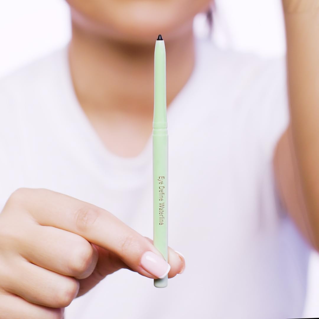 Pixi delineador sin manchas mantiene la definición durante el día.