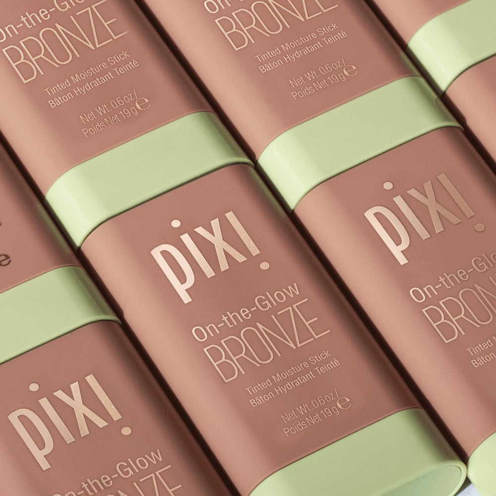 Pixi On-the-Glow Bronze pigmento ligero para un brillo natural.