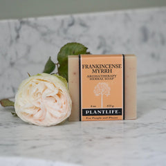 Plantlife Jabon para cuidado de piel con hidratación suave y aroma natural.