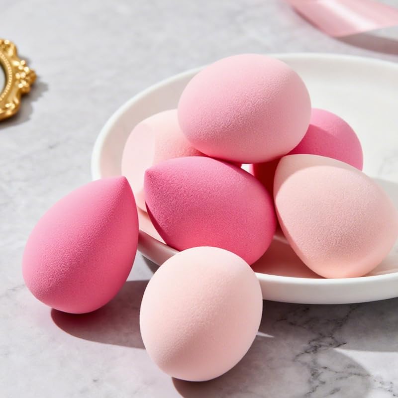 Polar Rabbit sponge with precision-tip detail, ideal for targeted concealer application.