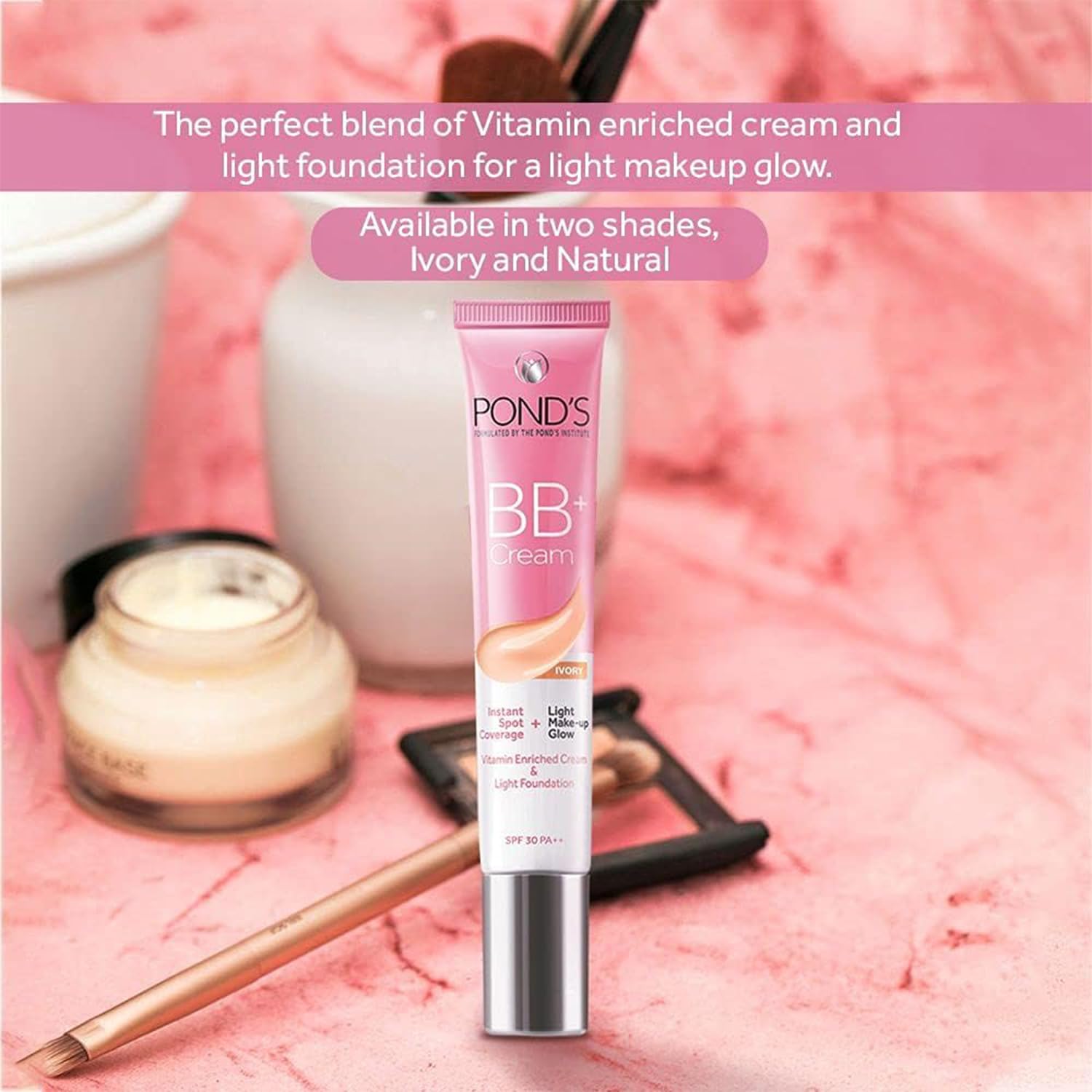 POND'S BB+ crema Ivory, difuminado suave para un aspecto uniforme.