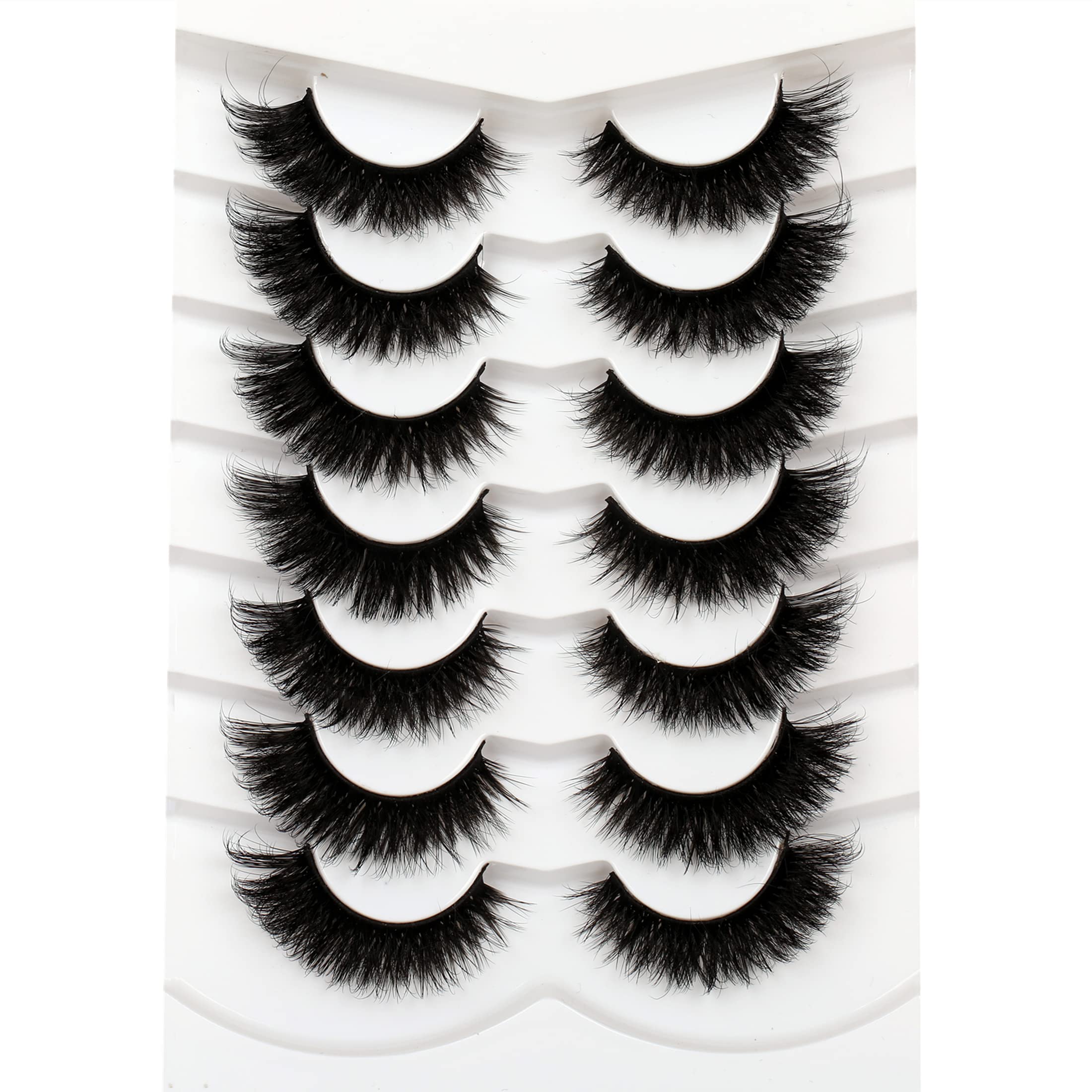 Pooplunch 8D silk lashes for cat-eye outer corner definition and lightweight comfort.