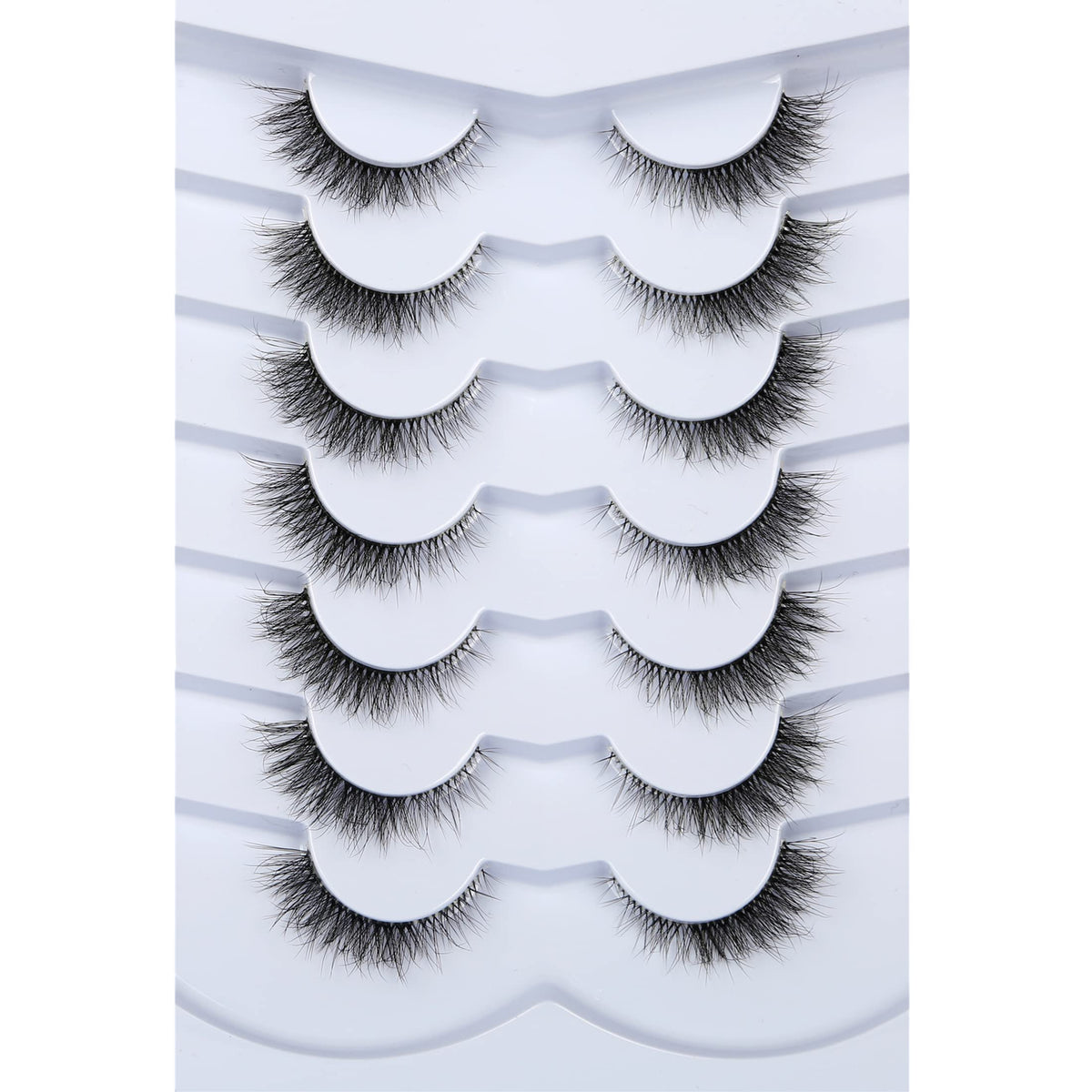 Pooplunch cat-eye 8D silk lashes pack for natural uplift and gentle flutter.