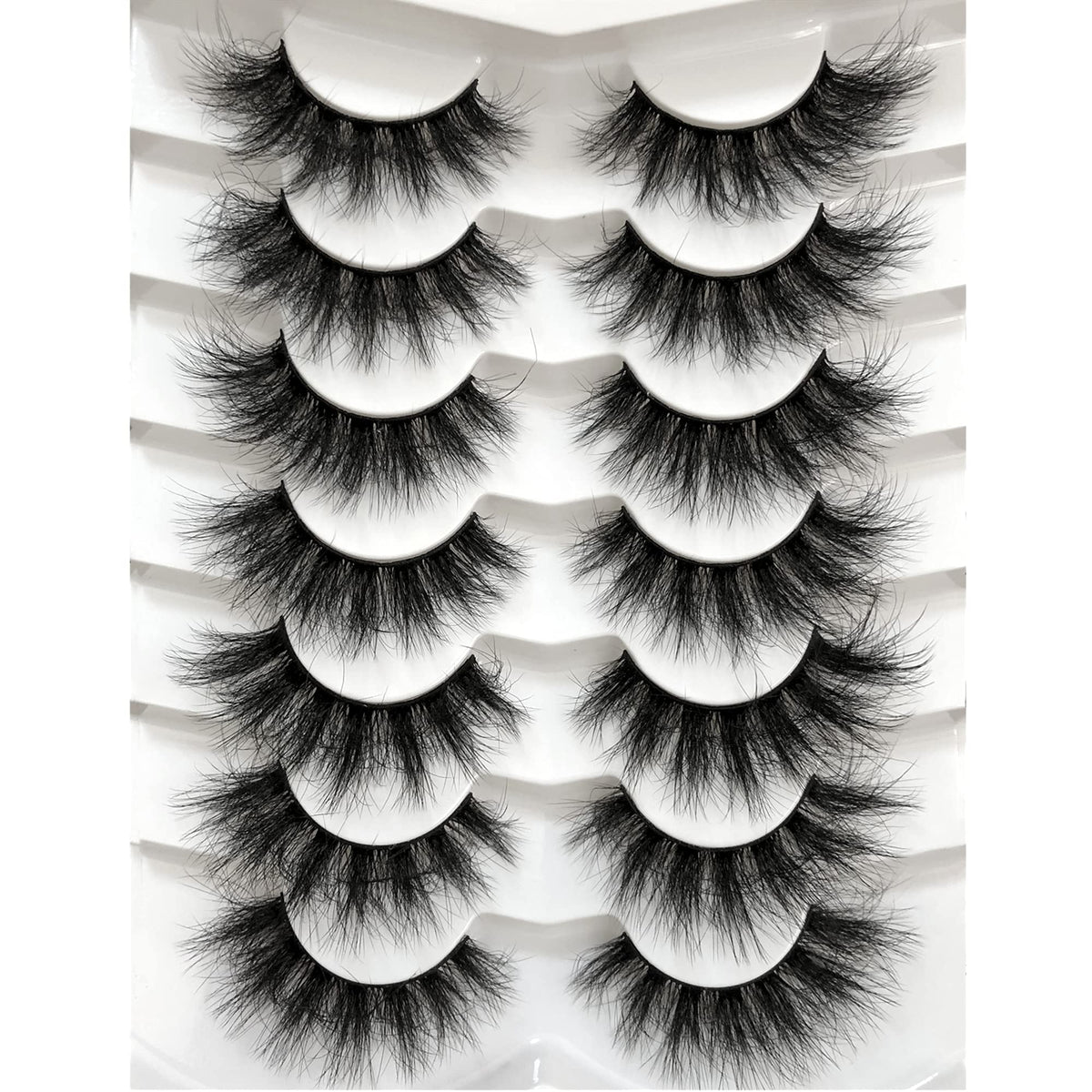 Pooplunch cat-eye 8D silk lashes with defined outer wing for drama
