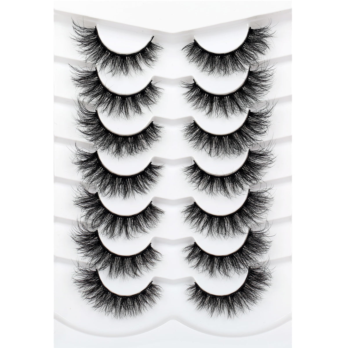 Pooplunch cat eye lashes outer corners create defined gaze and dramatic elongation.