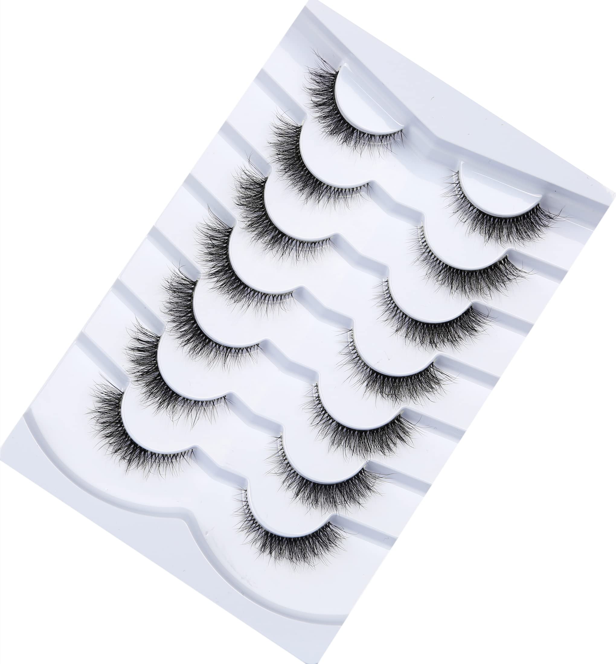 Pooplunch 8D silk lashes close-up, soft fiber feel for comfort.