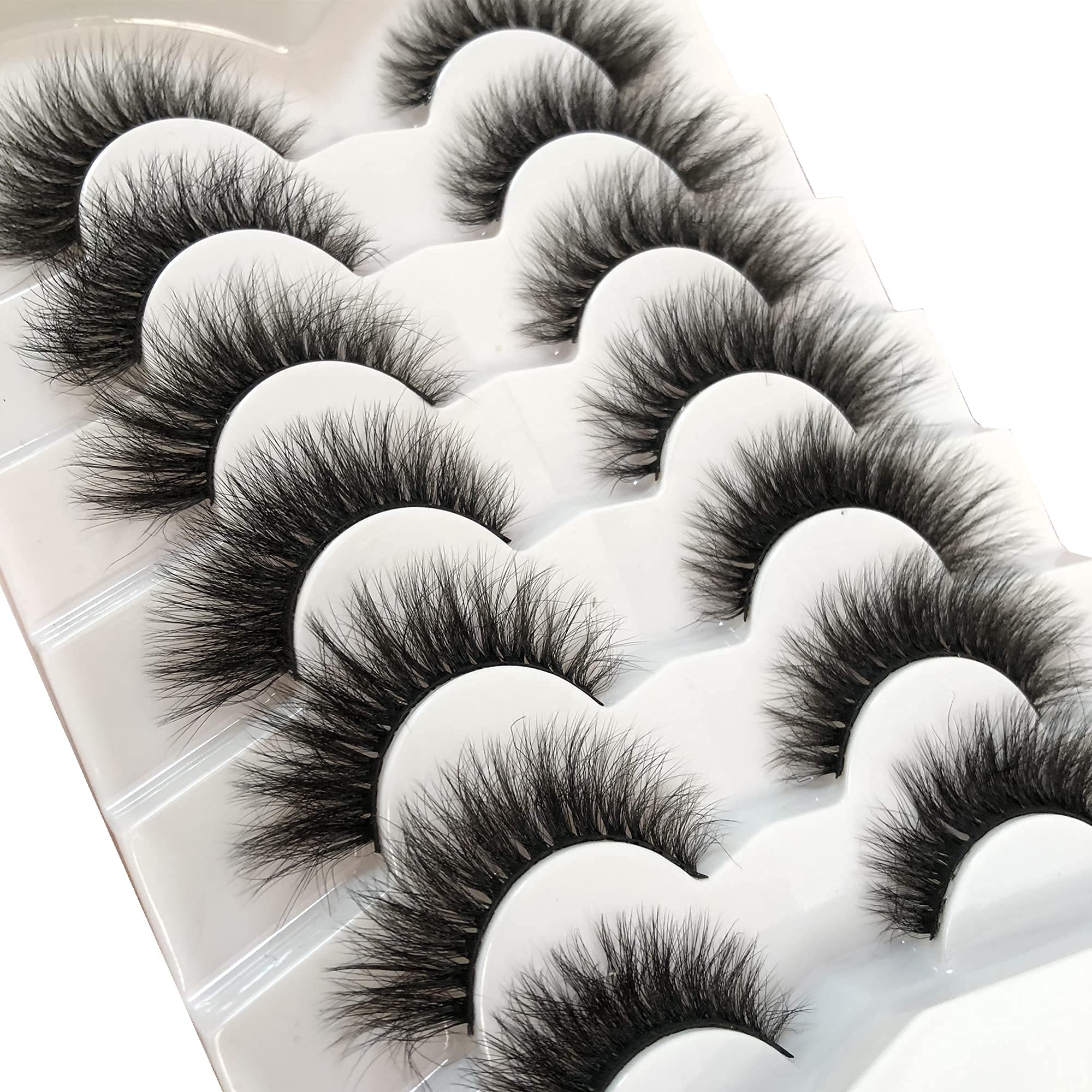 Pooplunch handmade 8D lashes crafted for softness and precision.