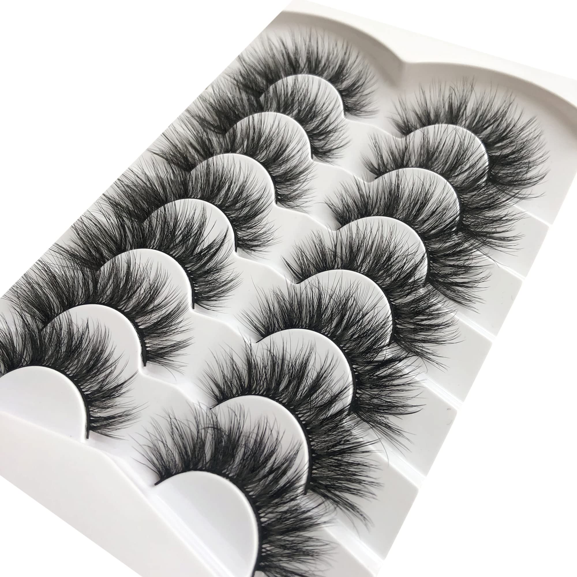 Pooplunch handmade lash process ensures precise detailing and quality.