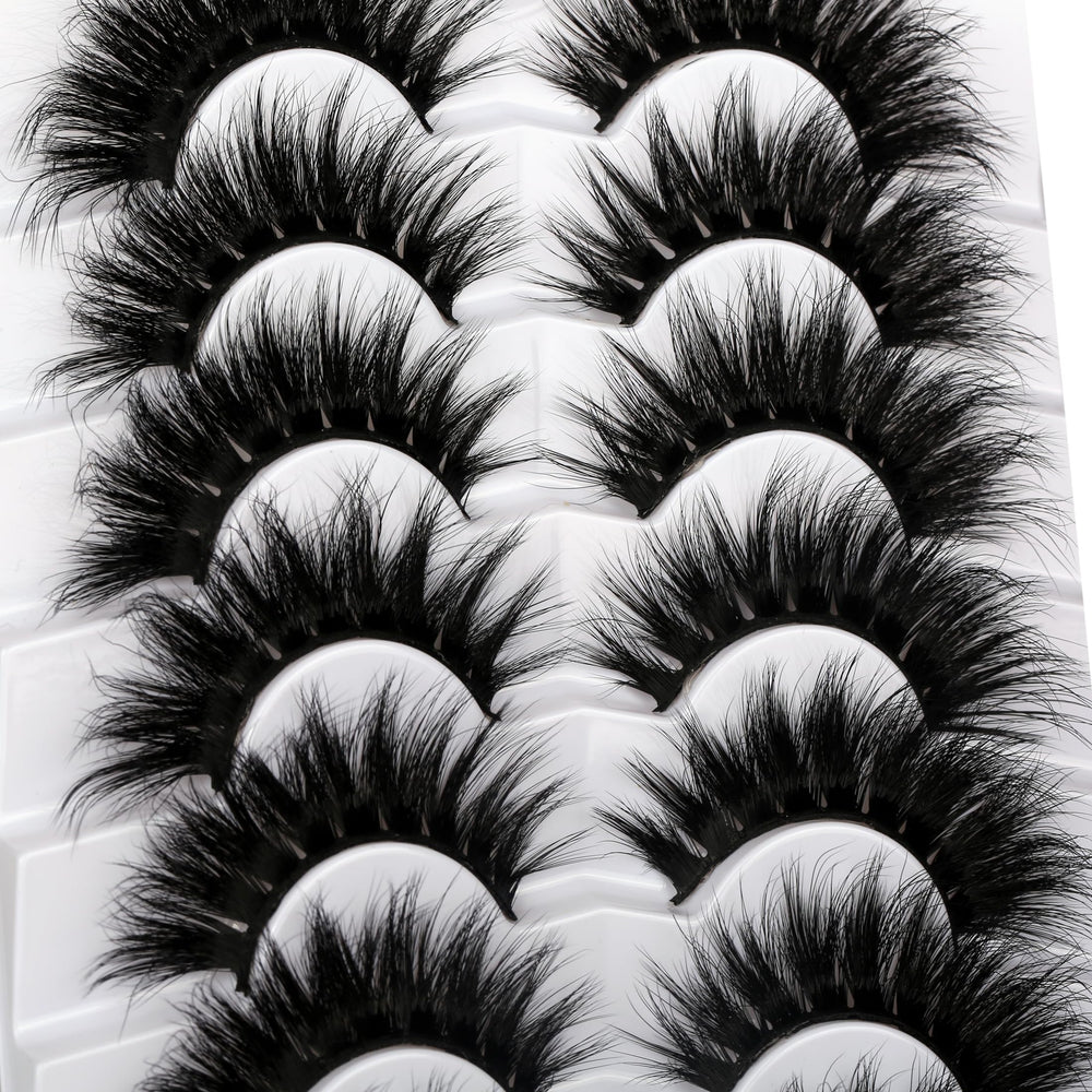 Pooplunch long 14-20mm lashes frame eyes with drama