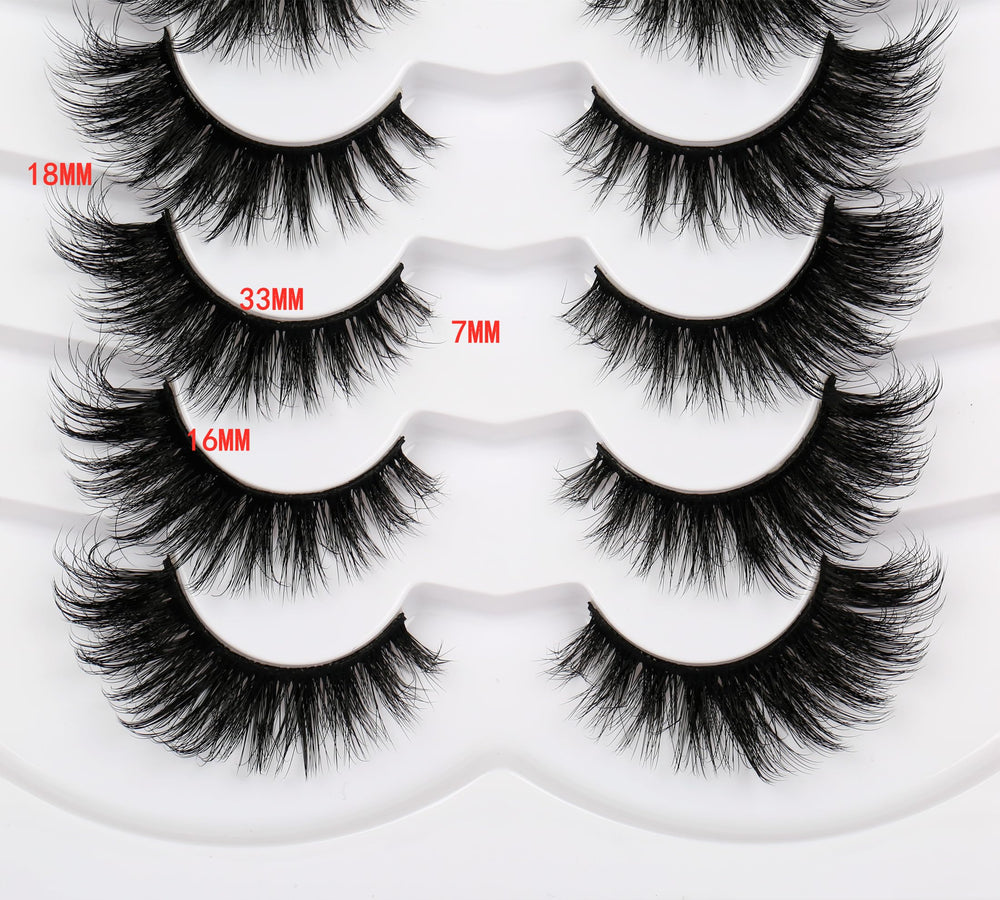 Pooplunch multi-layer criss-cross lashes creating voluminous lash line