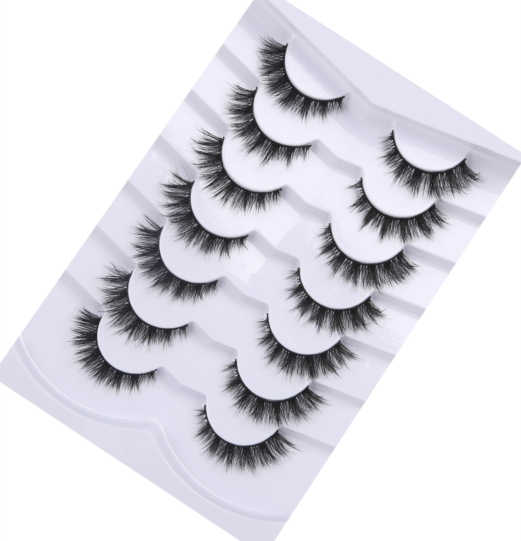 Pooplunch natural wispy lashes blend seamlessly with real lashes.