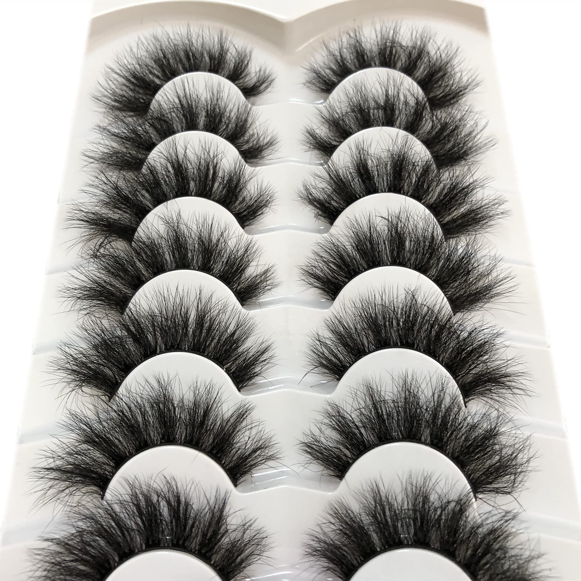Pooplunch outer-edge cat-eye lashes enhance eye shape and chic look
