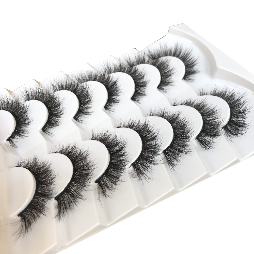 Pooplunch 8D silk fibers provide natural length from 8 to 14 mm.