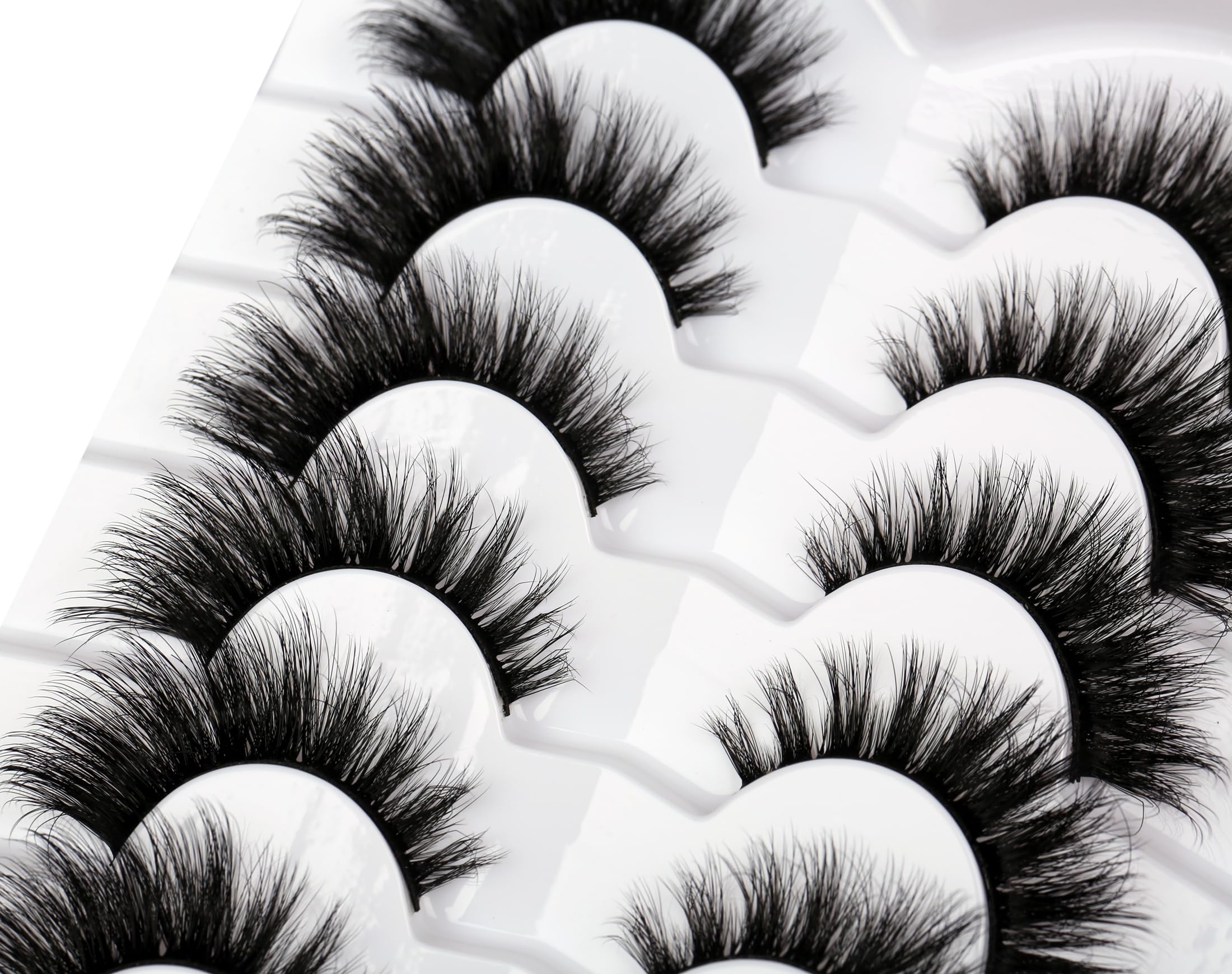 Pooplunch soft lightweight lashes ideal for all-day use