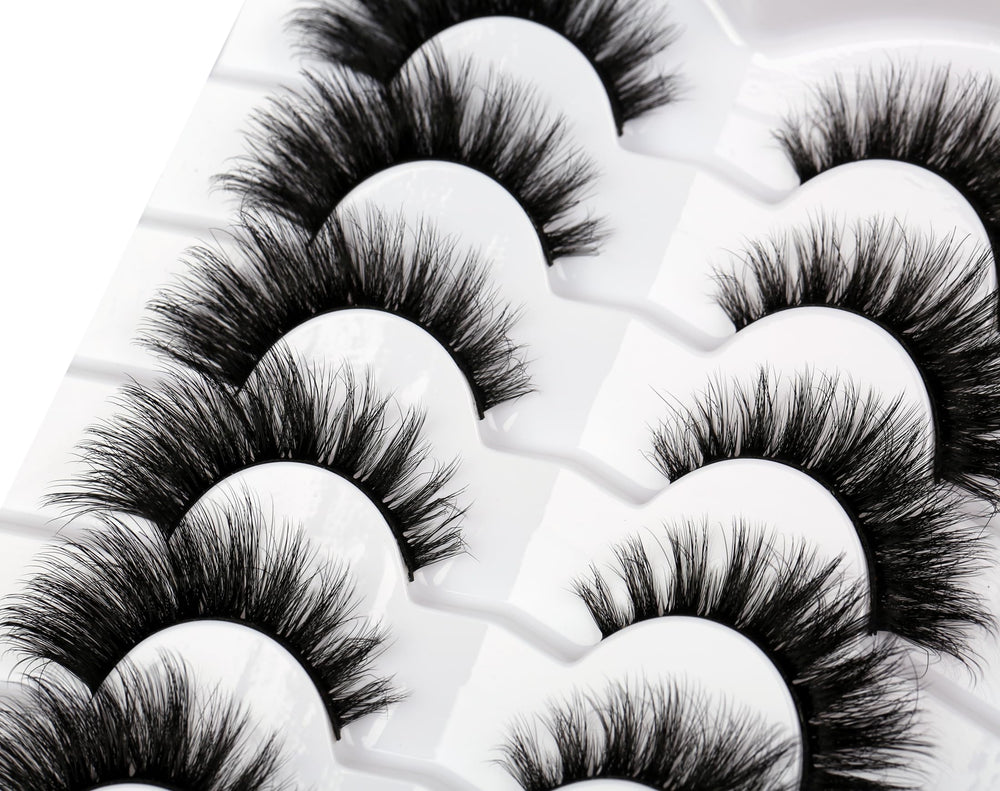 Pooplunch soft lightweight lashes ideal for all-day use