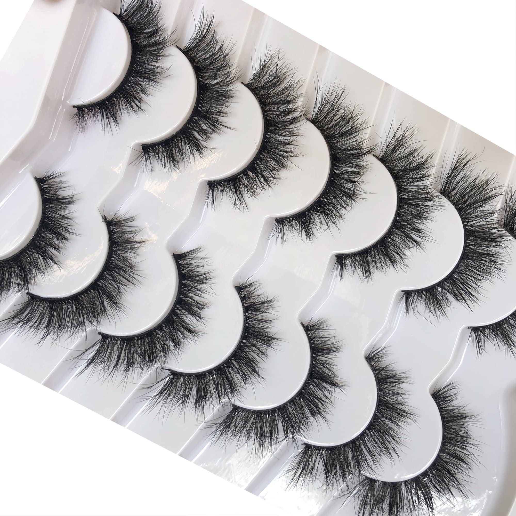 Pooplunch vegan cruelty-free lashes feel soft and airy.