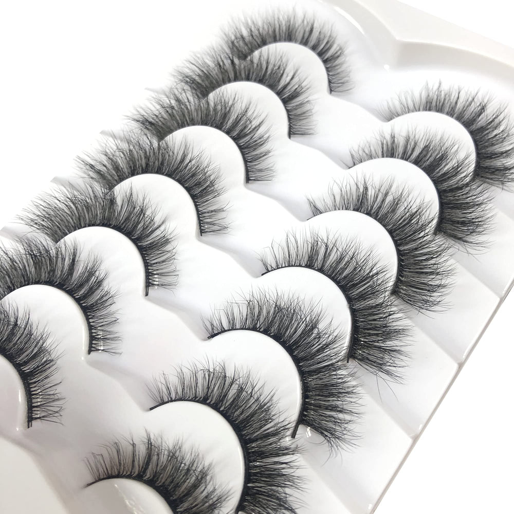 Pooplunch vegan and cruelty-free lashes from soft synthetic fibers.