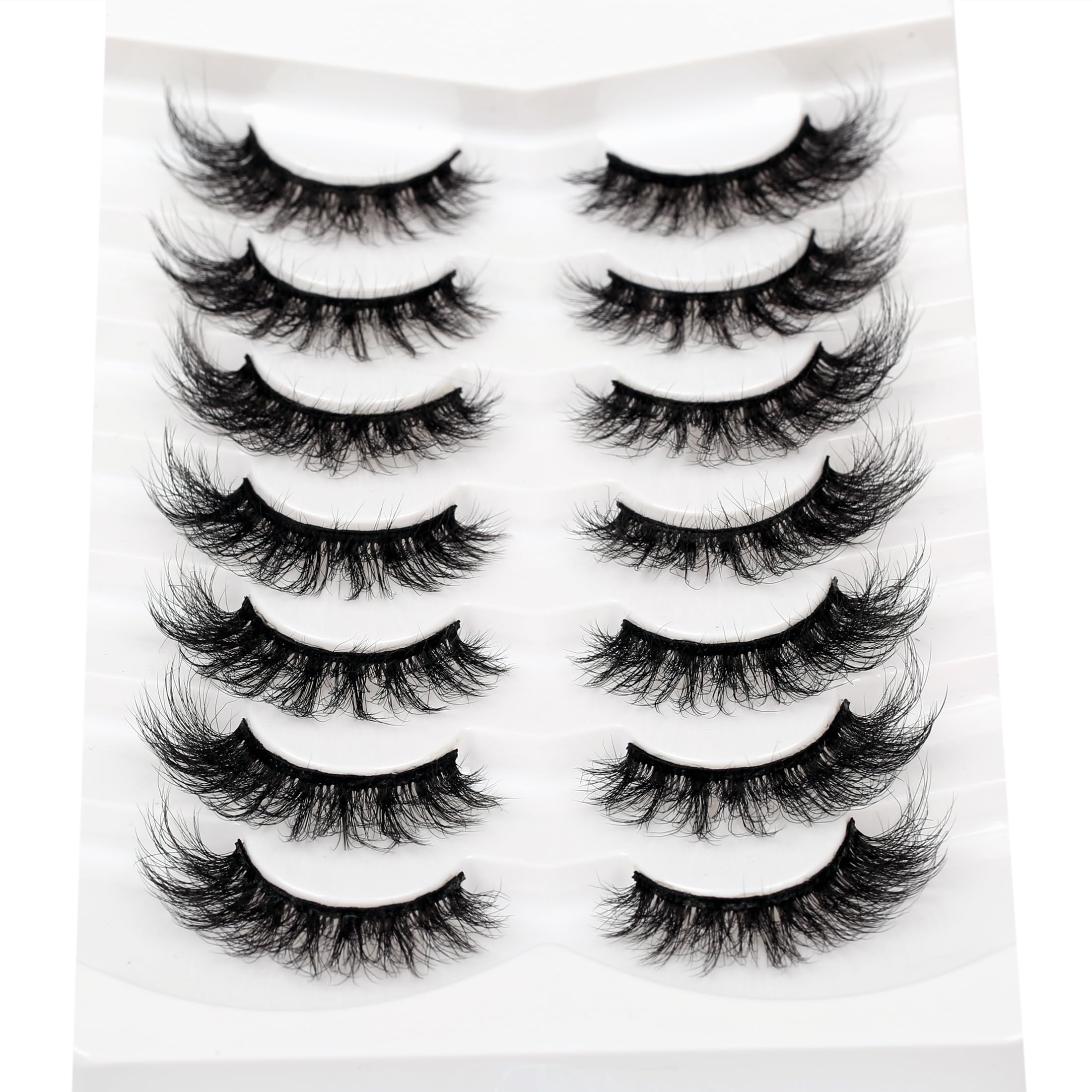 Pooplunch vegan cruelty-free lashes offer ethical, premium synthetic comfort.