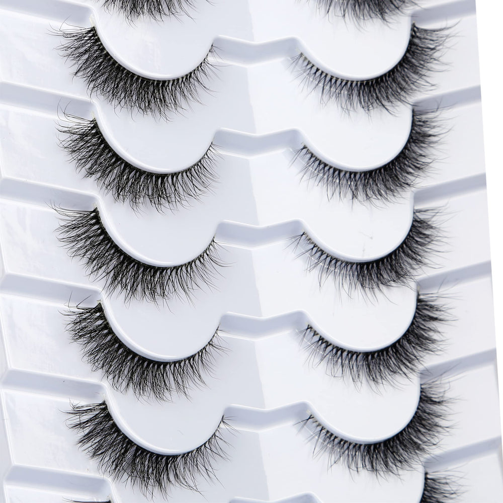 Pooplunch vegan cruelty-free faux mink lashes deliver softness without compromise.