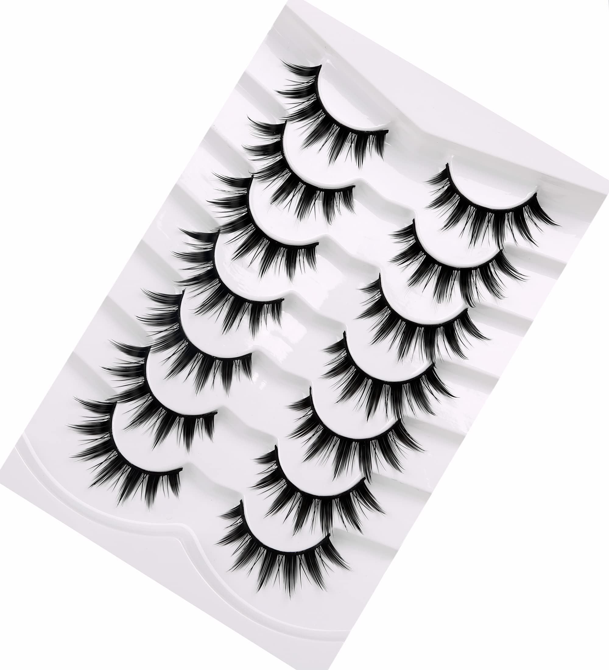 Pooplunch vegan cruelty-free lashes with soft, luxurious appearance.