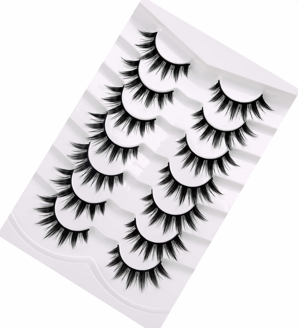 Pooplunch vegan cruelty-free lashes with soft, luxurious appearance.