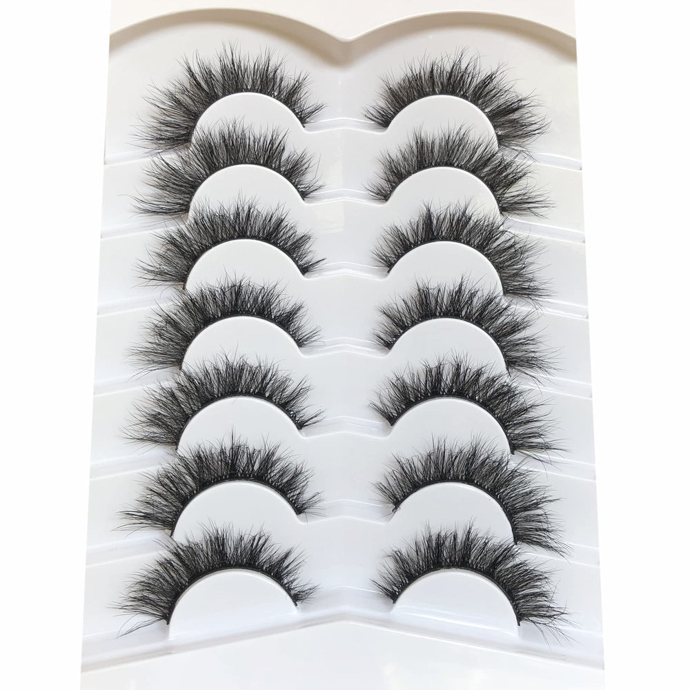 Pooplunch wispy lashes add fluttery, natural volume for day-to-night wear.