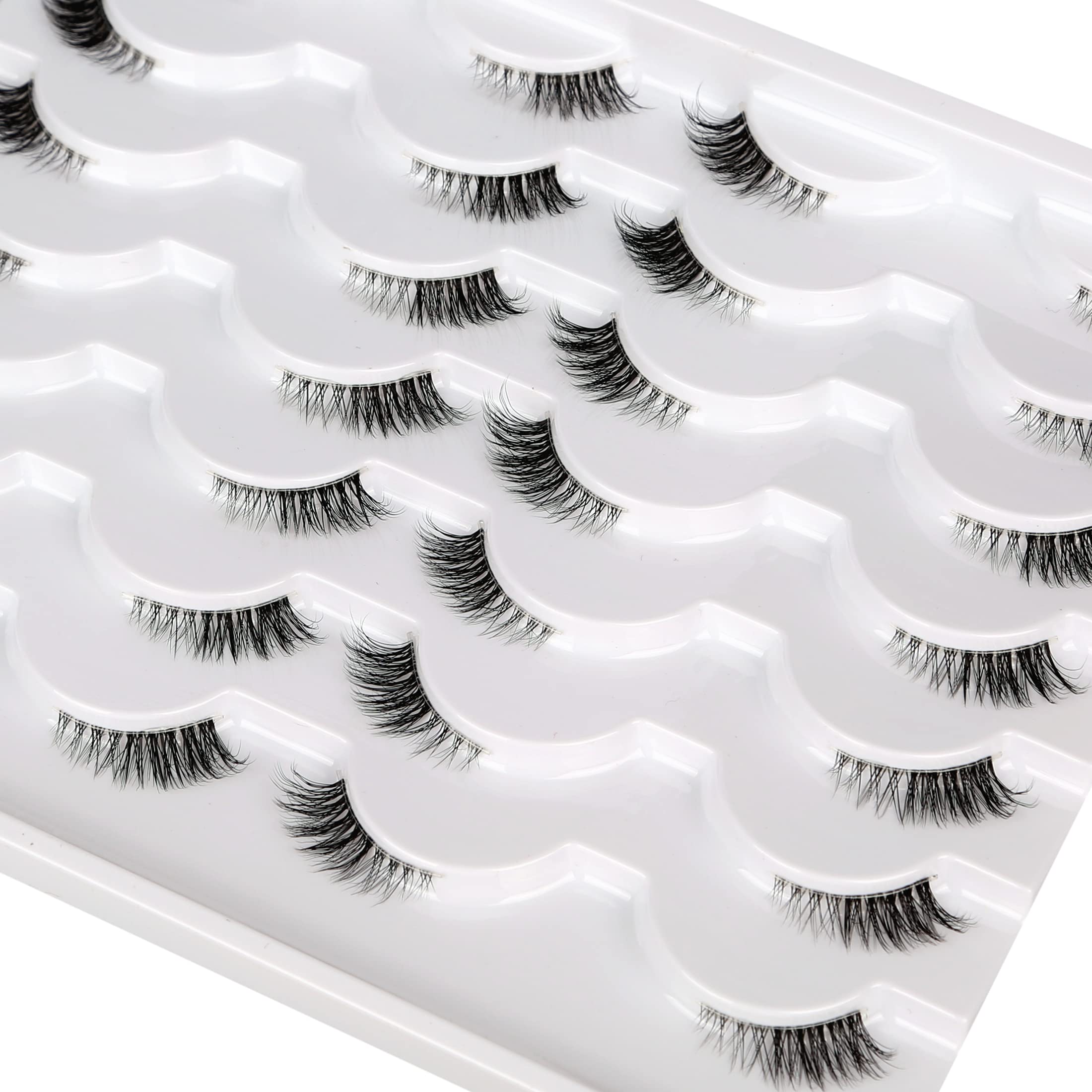 Pooplunch wispy cat eye lashes highlight outer corners for natural definition.