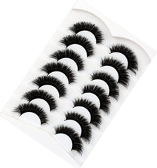 Pooplunch wispy full-volume faux mink lashes create airy flutter and star-worthy eyes.