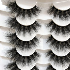 Pooplunch wispy full-volume lashes add dramatic length and flutter