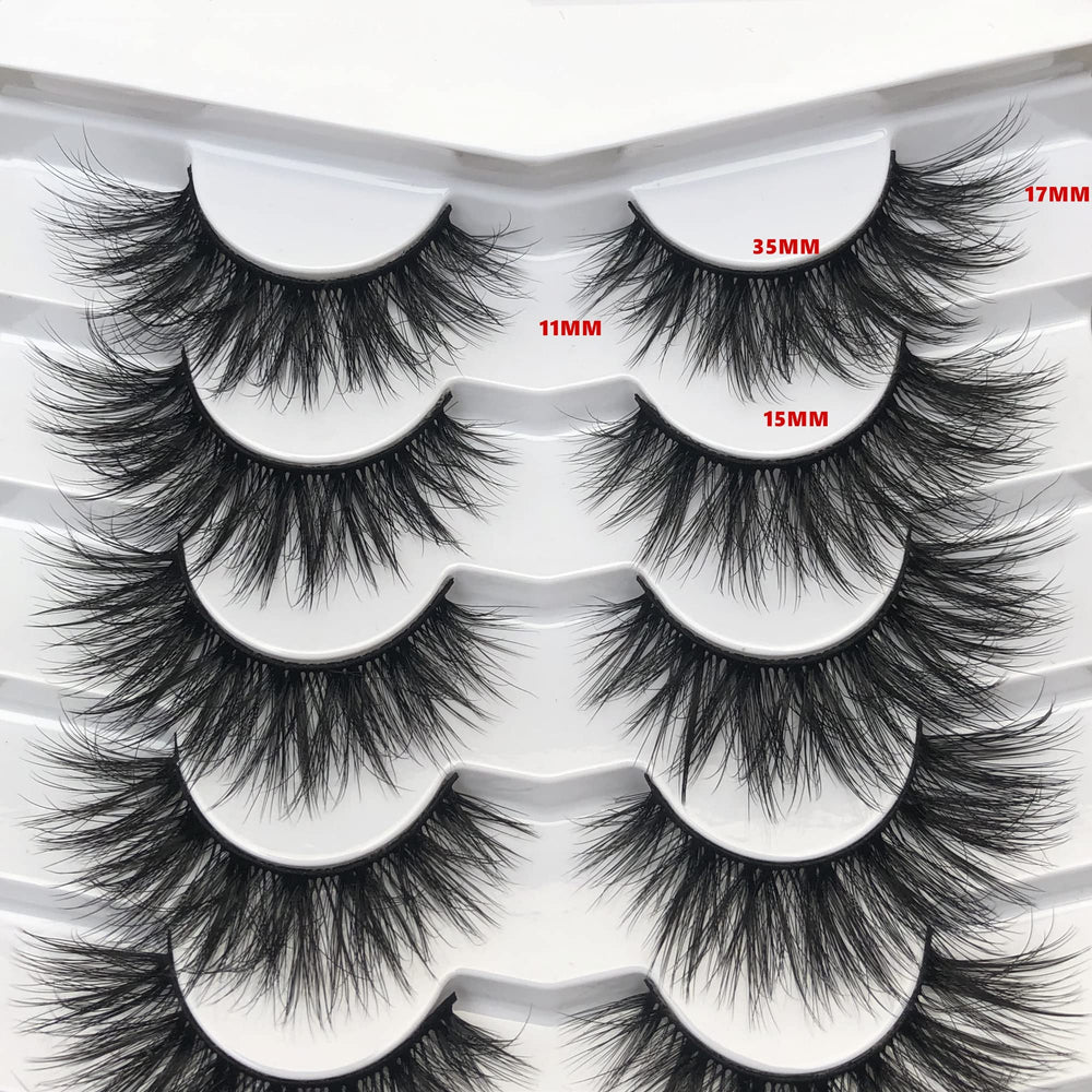 Pooplunch wispy volume lashes highlight fluttery outer corners for a fuller look.