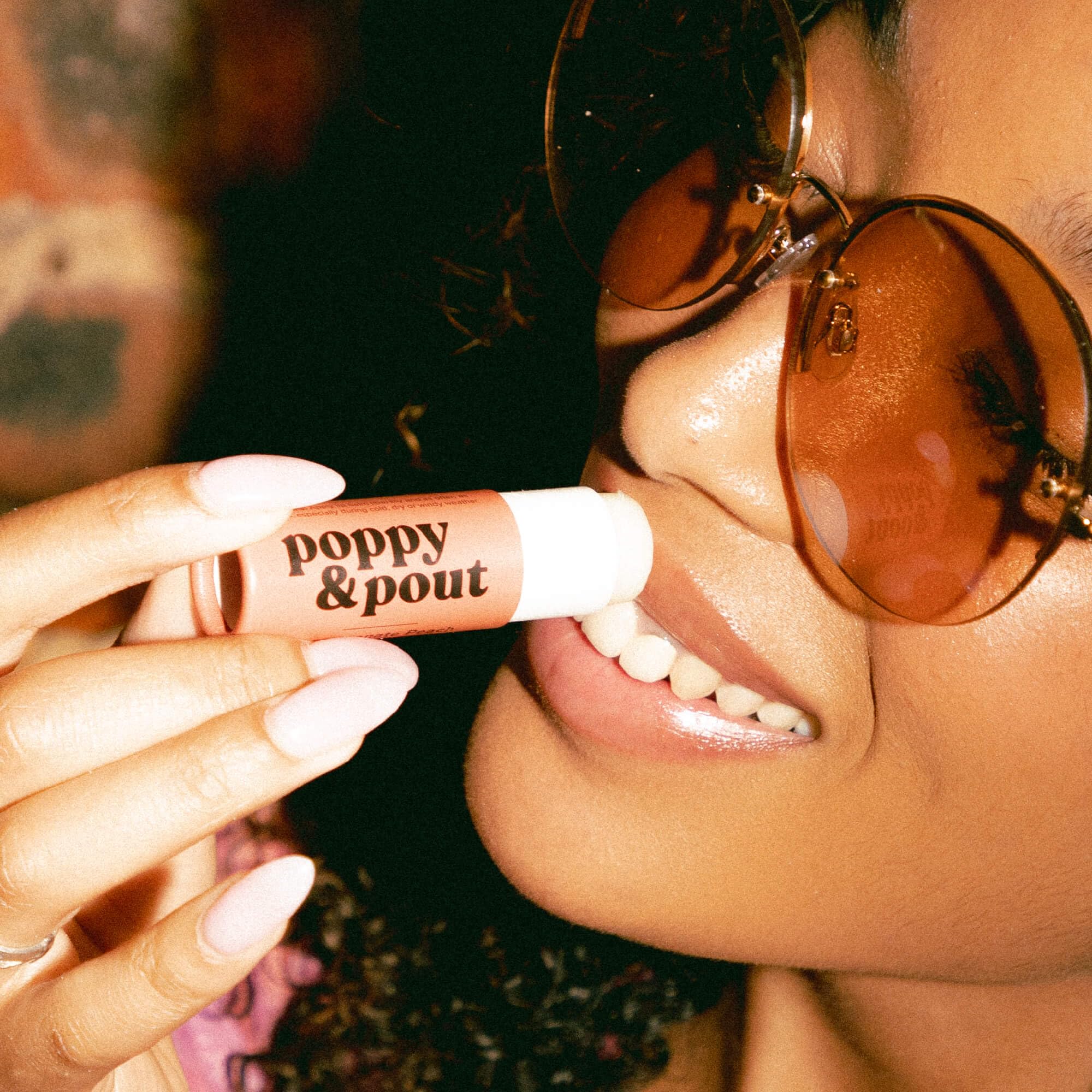 Poppy & Pout producido en Estados Unidos con fabricación local.