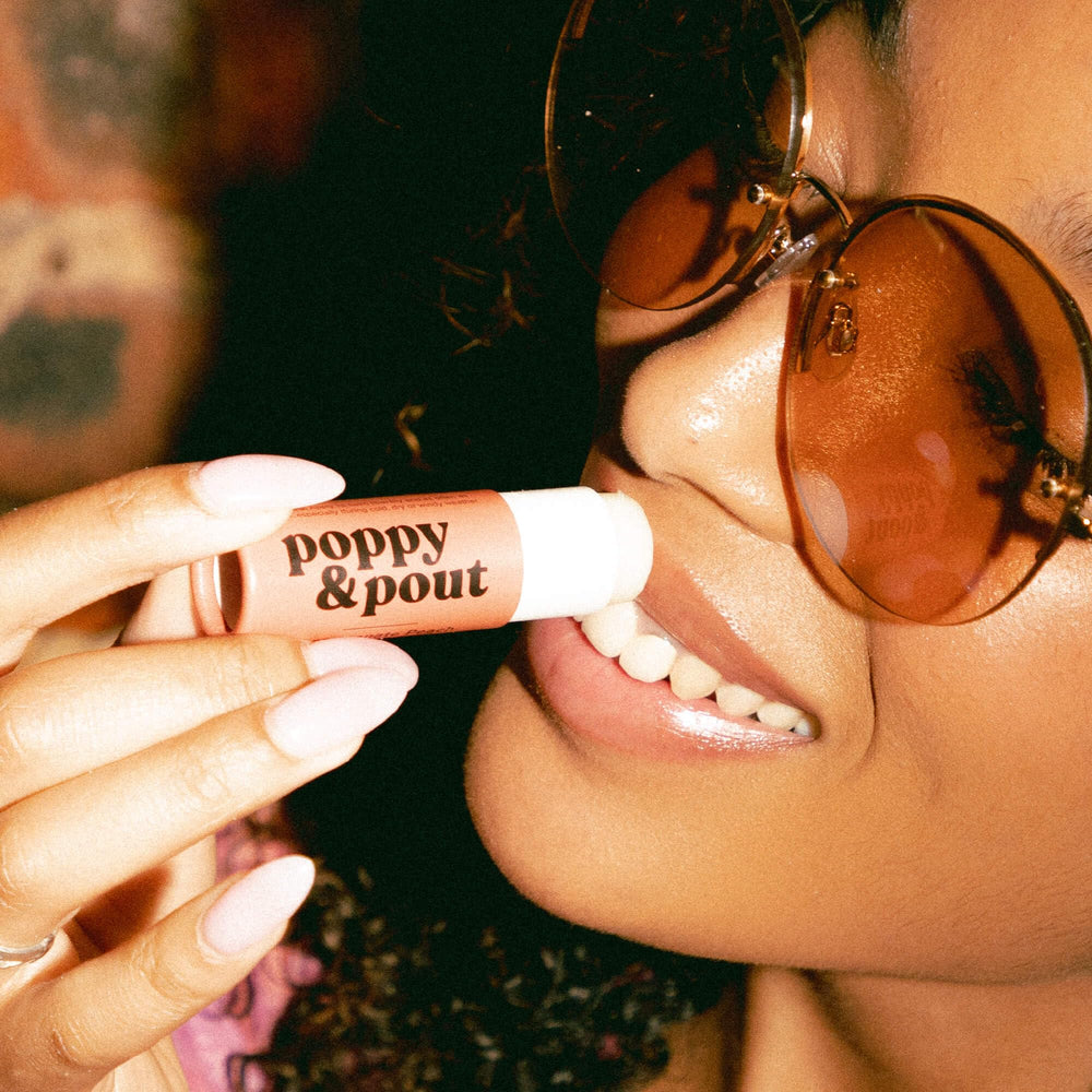 Poppy & Pout producido en Estados Unidos con fabricación local.