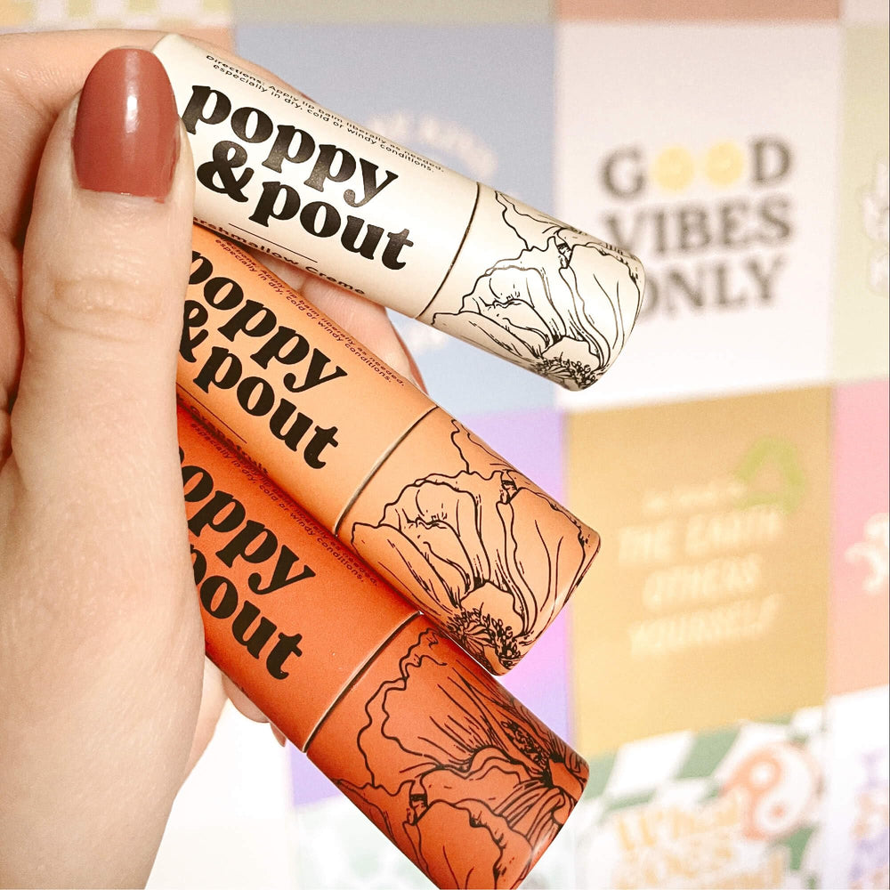 Poppy & Pout textura suave durante el uso en labios